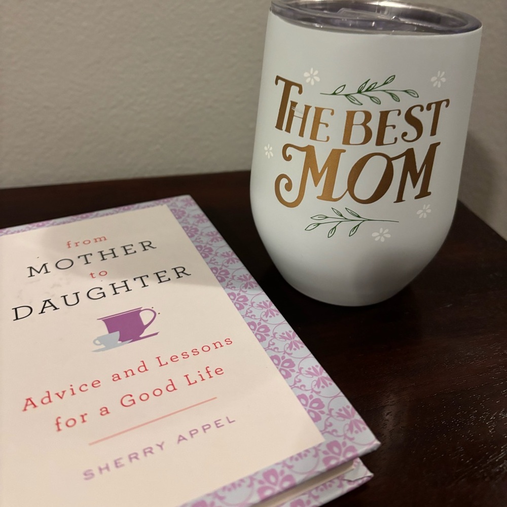 The Best Mom Tumbler and Book Set For Your Mothers Day. Small tumbler w/lid/Book